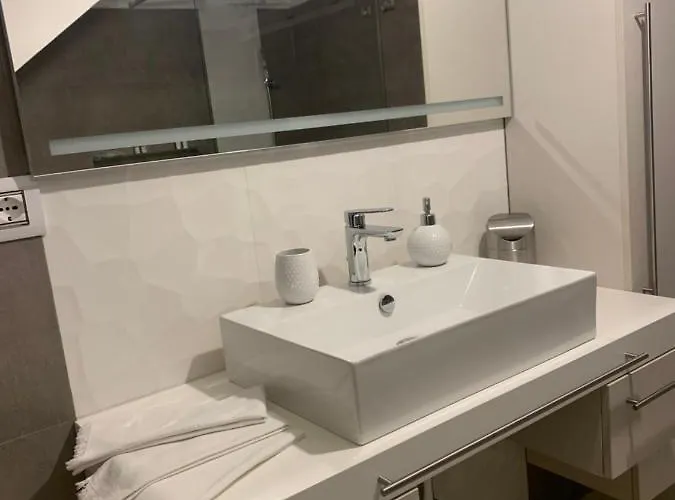 Vila Luxury Con Piscina