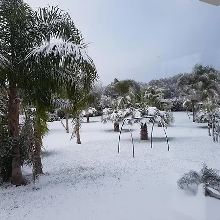 Luxury Con Piscina ميسانيي